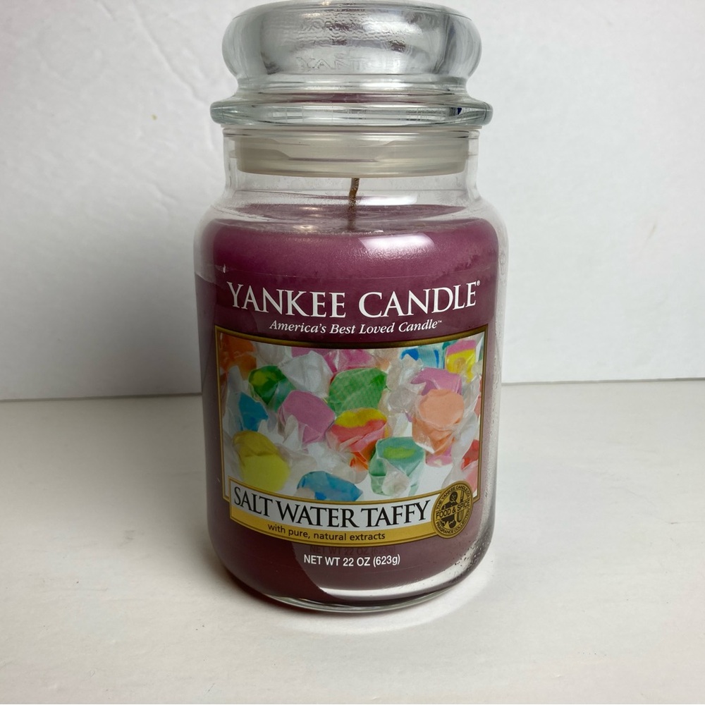 Yankee Candle Company Salt Water Taffy Large Jar Candle - Picture 2 of 10